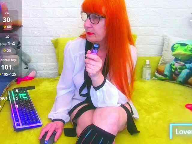 FoxyMature webcam