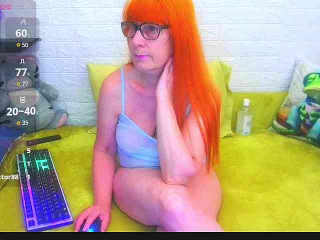 FoxyMature webcam