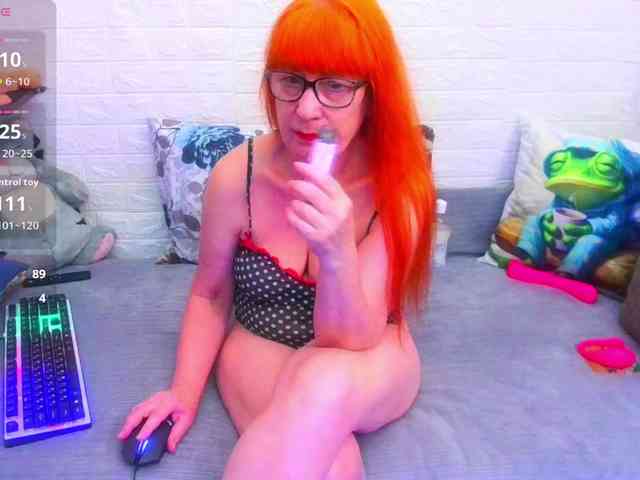 FoxyMature webcam