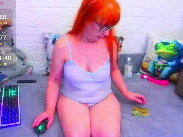 FoxyMature webcam
