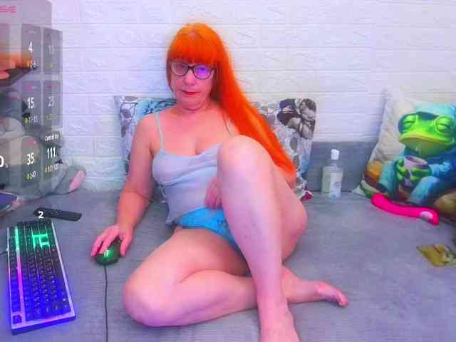 FoxyMature webcam