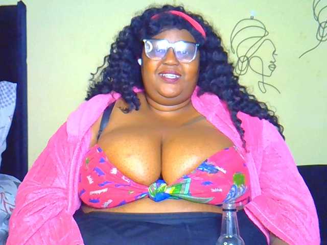 BellyGoddess live cam on BongaCams