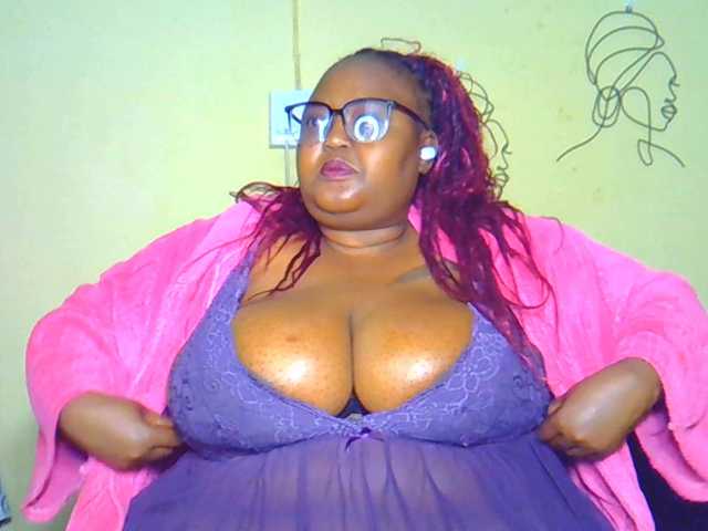 BellyGoddess live cam on BongaCams