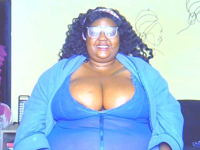 BellyGoddess live cam on BongaCams