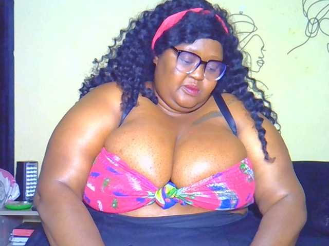 BellyGoddess live cam on BongaCams