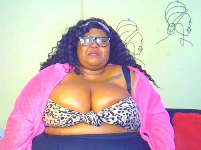 BellyGoddess live webcam show