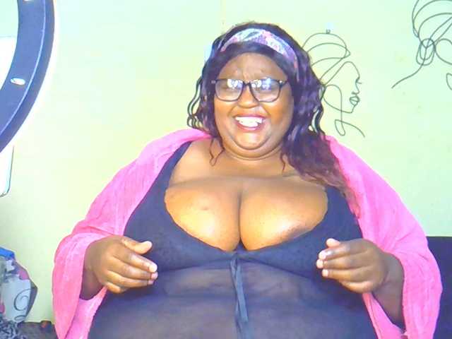 BellyGoddess live cam on BongaCams