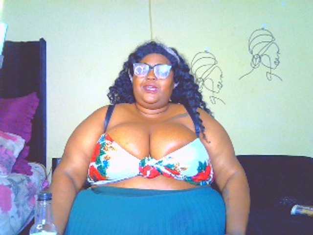 BellyGoddess live cam on BongaCams