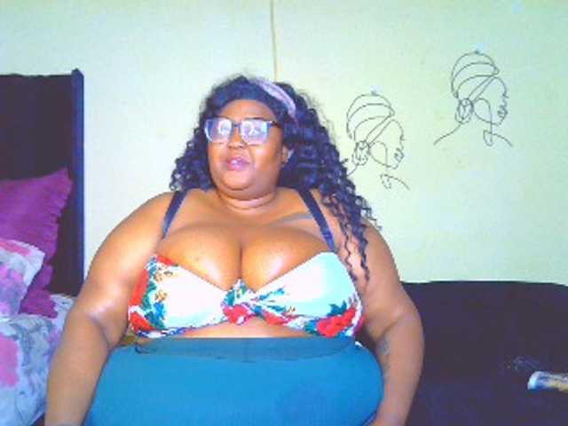 BellyGoddess live cam on BongaCams