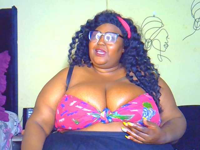 BellyGoddess live cam on BongaCams