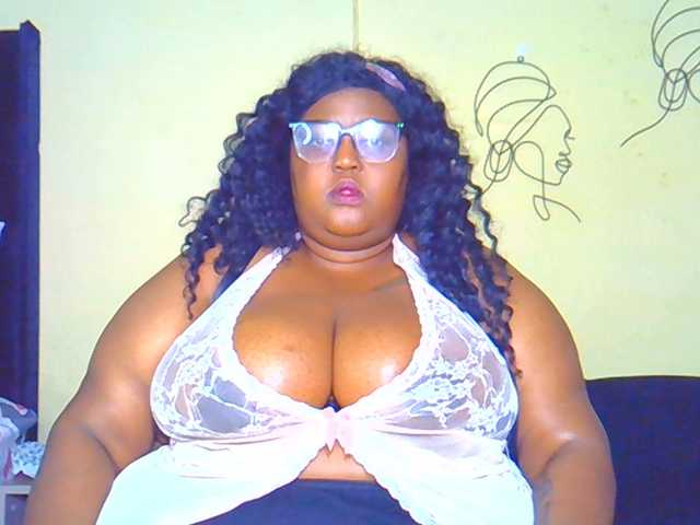 BellyGoddess live cam on BongaCams