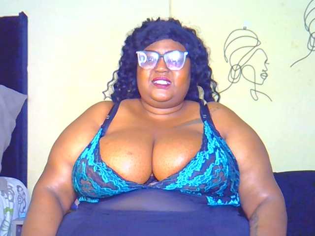 BellyGoddess live cam on BongaCams
