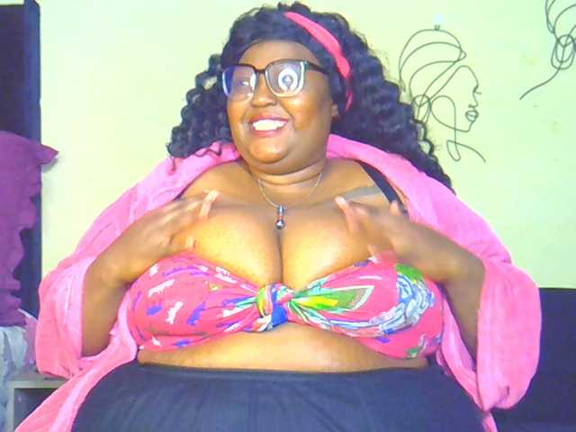BellyGoddess live cam on BongaCams