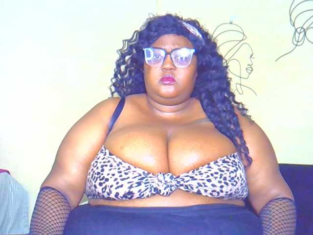 BellyGoddess live cam on BongaCams