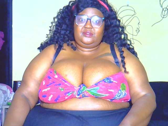 BellyGoddess live cam on BongaCams
