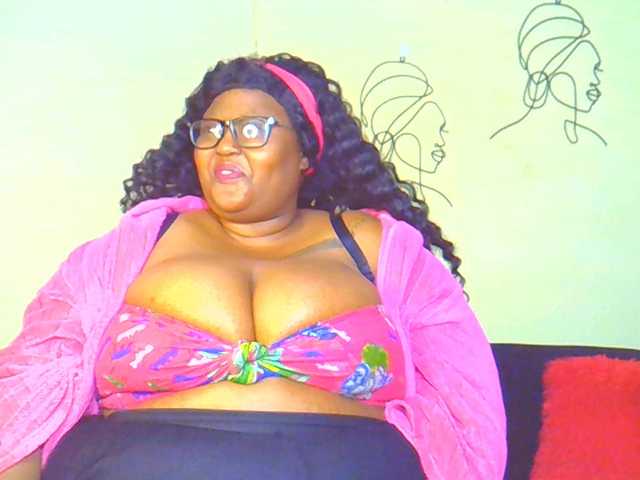 BellyGoddess live cam on BongaCams