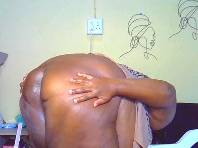 BellyGoddess's BongaCams show and profile