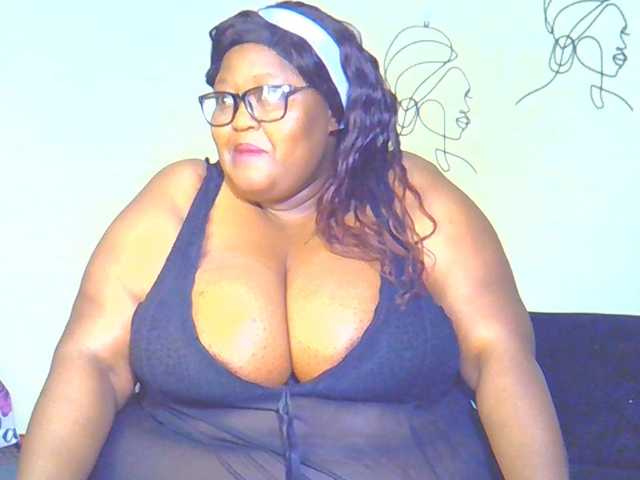 BellyGoddess live cam on BongaCams