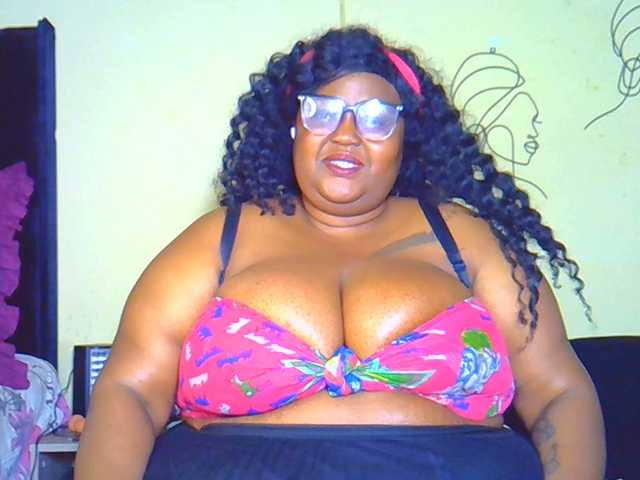 BellyGoddess live cam on BongaCams