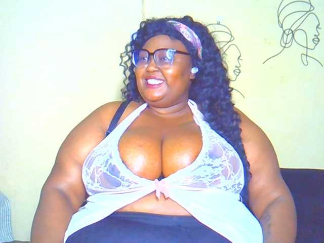 BellyGoddess, live now on BongaCams