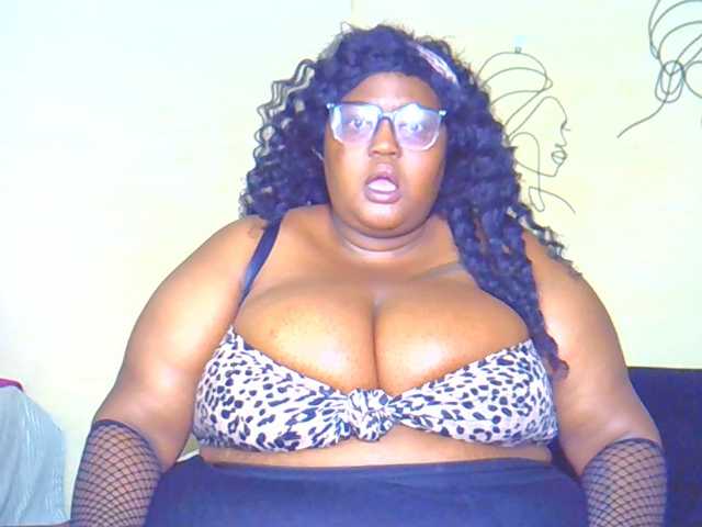 BellyGoddess live cam on BongaCams