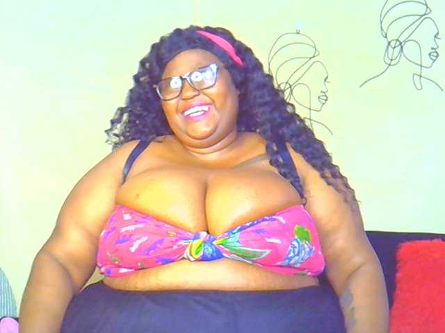 BellyGoddess live cam on BongaCams