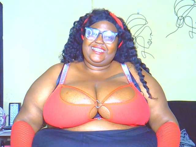 BellyGoddess live cam on BongaCams