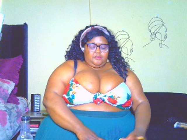 BellyGoddess live cam on BongaCams