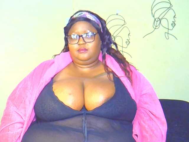 BellyGoddess live cam on BongaCams
