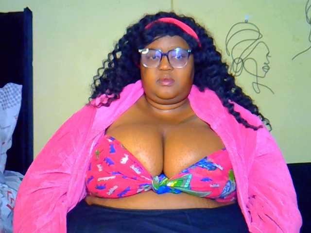 BellyGoddess live cam on BongaCams