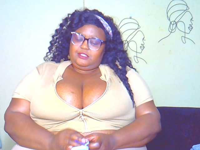 BellyGoddess live cam on BongaCams