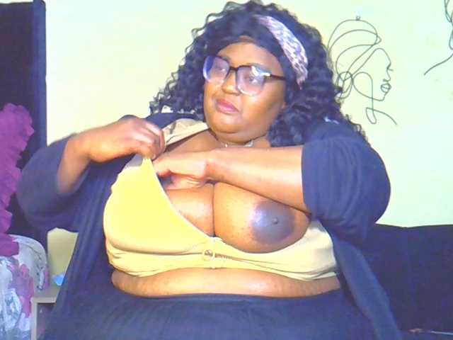 BellyGoddess live cam on BongaCams
