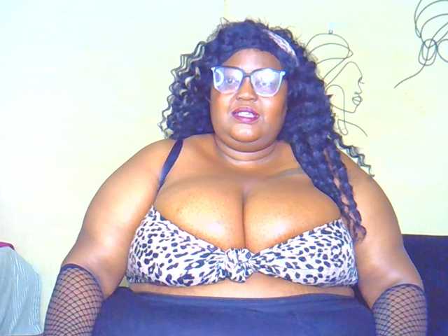 BellyGoddess live cam on BongaCams