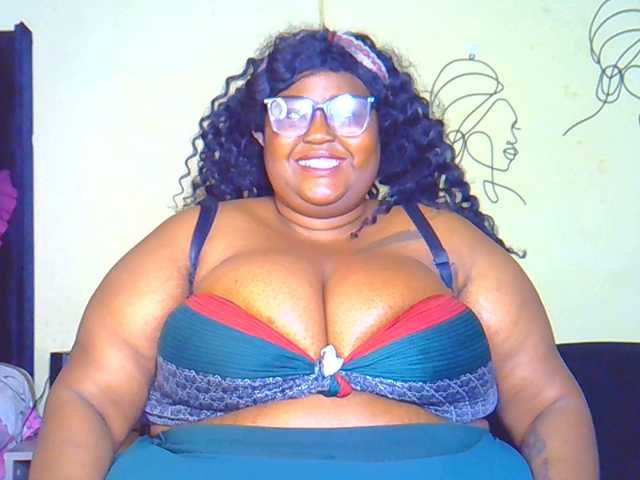 BellyGoddess live cam on BongaCams