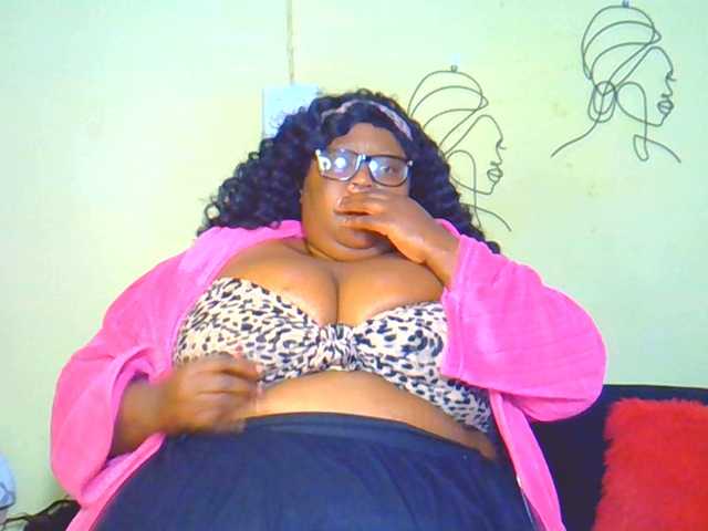 BellyGoddess live cam on BongaCams