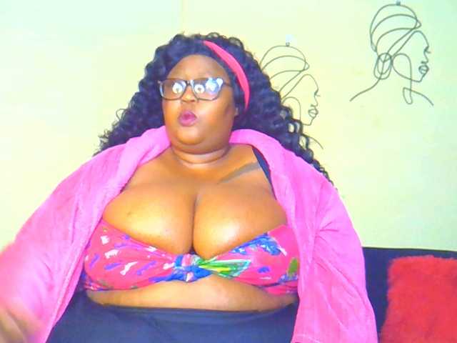 BellyGoddess live cam on BongaCams
