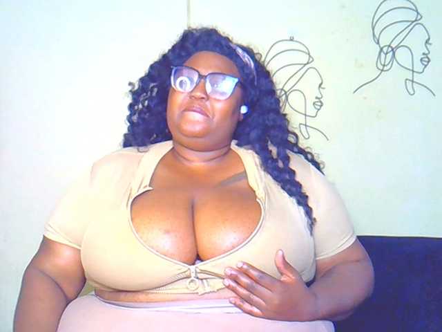 BellyGoddess live cam on BongaCams