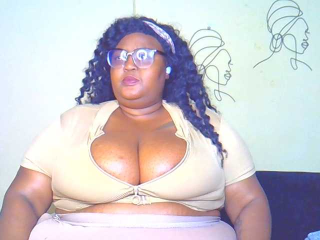 BellyGoddess live cam on BongaCams