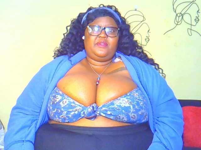 BellyGoddess live cam on BongaCams
