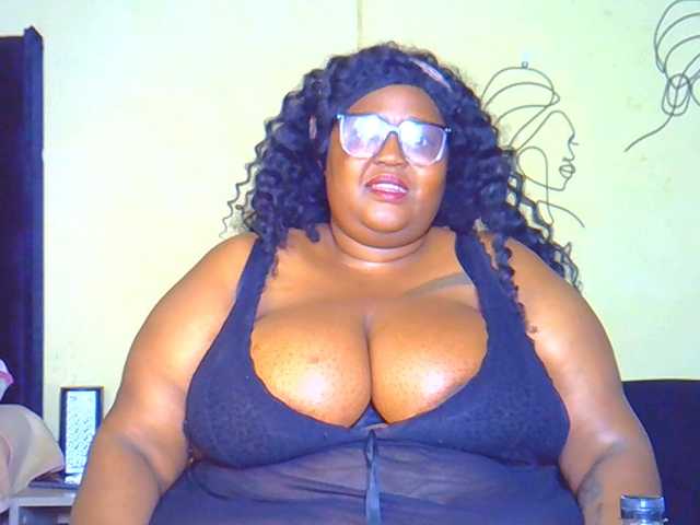 BellyGoddess live cam on BongaCams