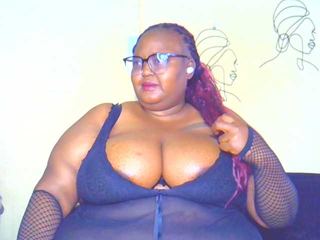 BellyGoddess live cam on BongaCams