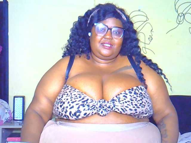 BellyGoddess live cam on BongaCams