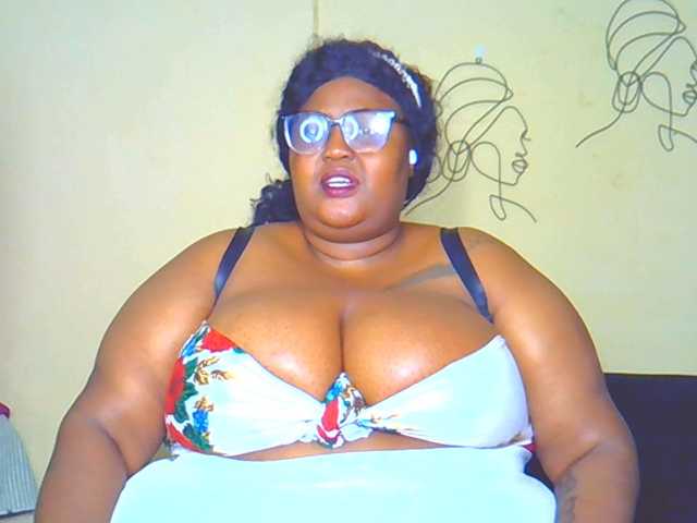 BellyGoddess live cam on BongaCams
