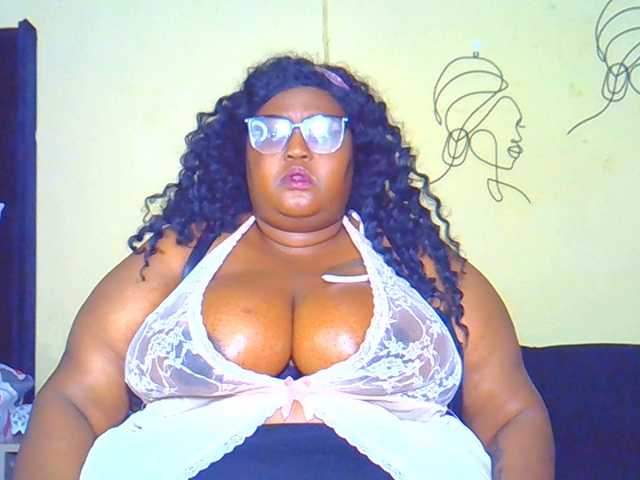BellyGoddess live cam on BongaCams