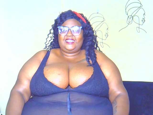 BellyGoddess live cam on BongaCams