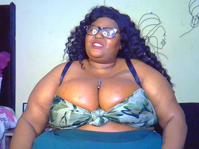 BellyGoddess live cam on BongaCams