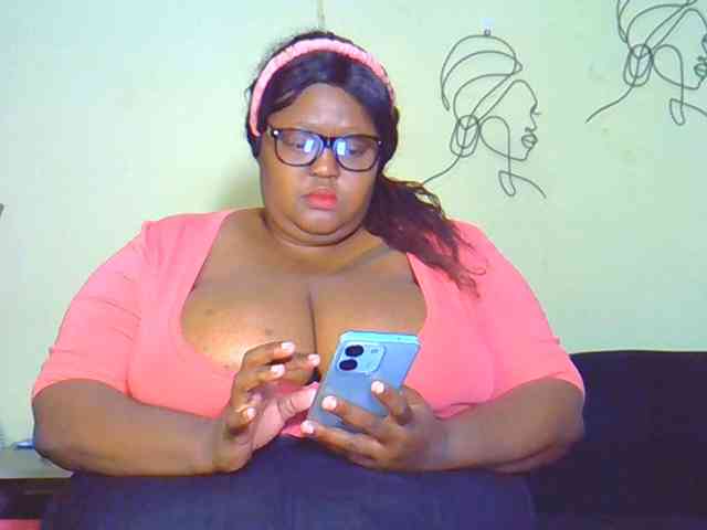 BellyGoddess webcam
