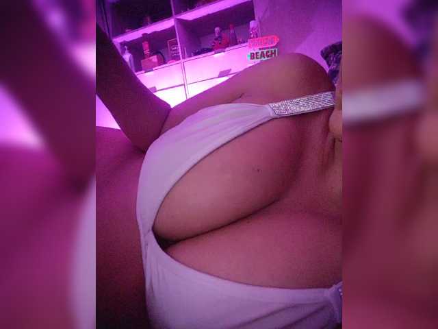 NinaBelluschi live cam on BongaCams