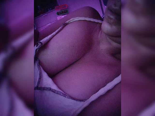 NinaBelluschi live cam on BongaCams