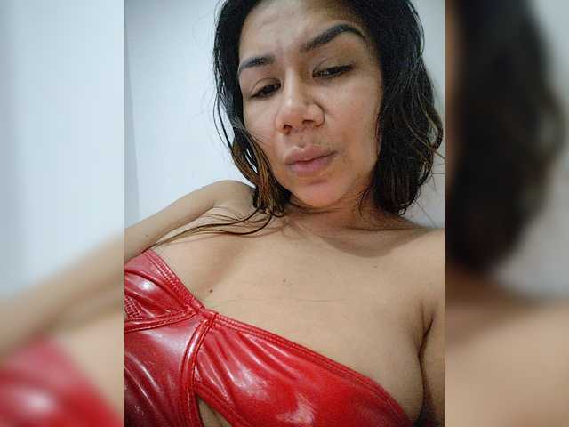 NinaBelluschi live cam on BongaCams
